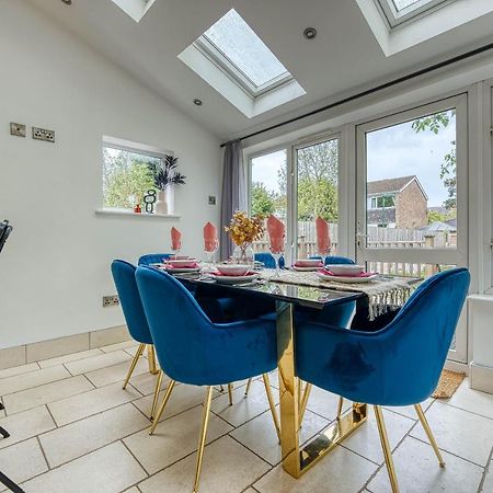 Spacious Nottingham Abode - Sleeps 16 ภายนอก รูปภาพ