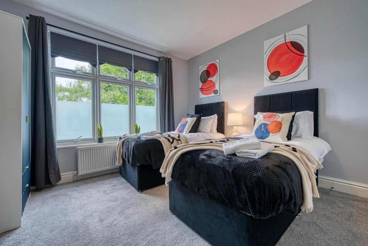 Spacious Nottingham Abode - Sleeps 16 ภายนอก รูปภาพ