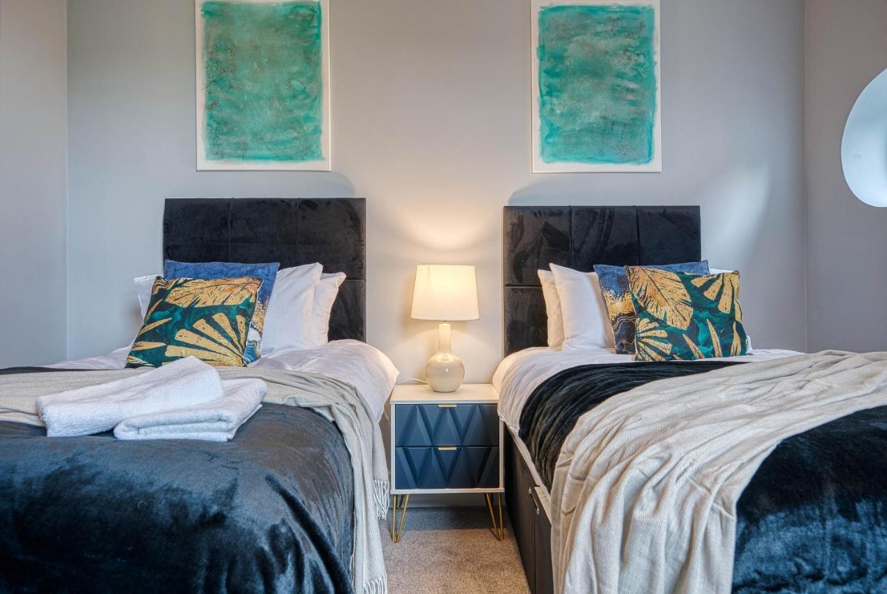 Spacious Nottingham Abode - Sleeps 16 ภายนอก รูปภาพ