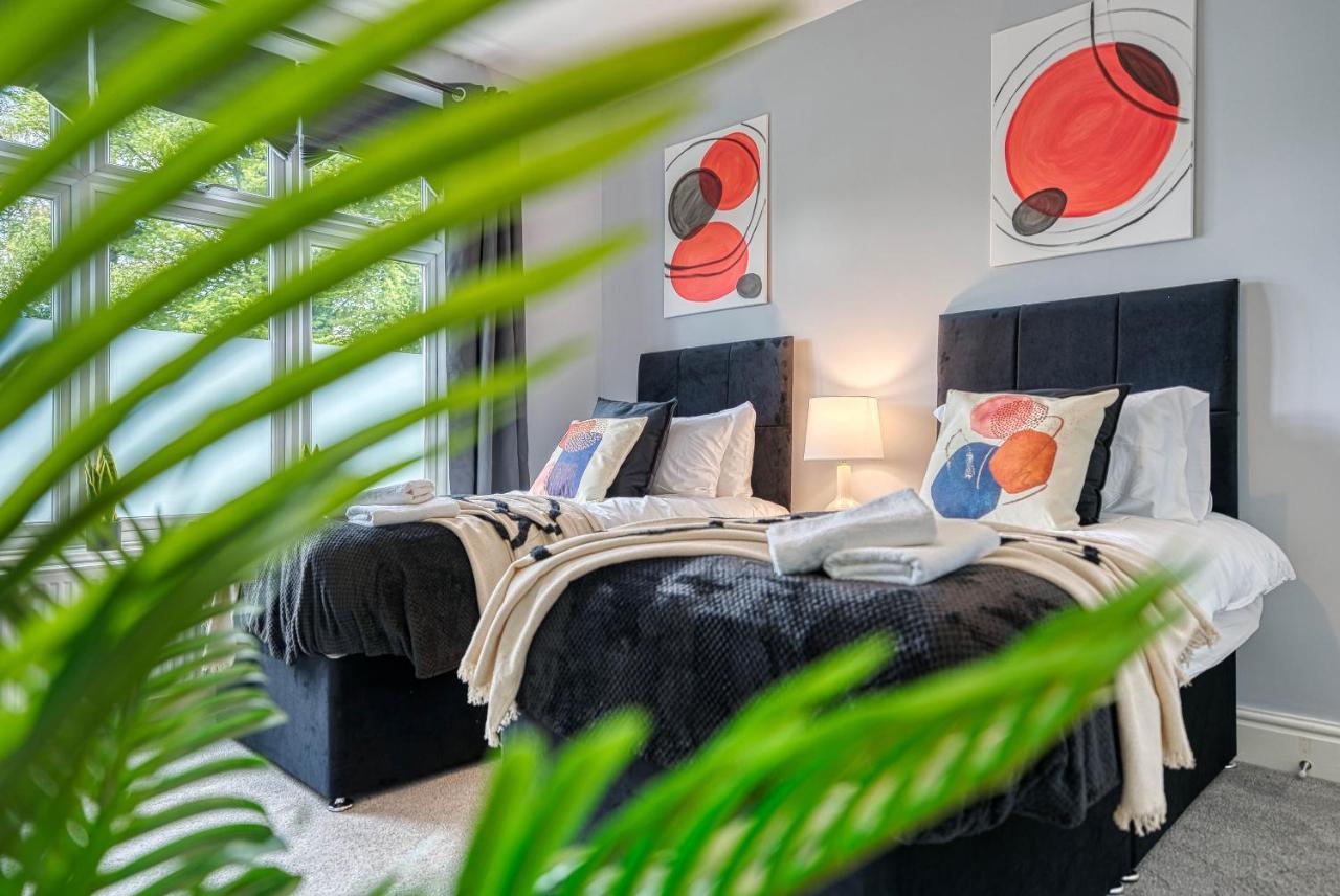 Spacious Nottingham Abode - Sleeps 16 ภายนอก รูปภาพ