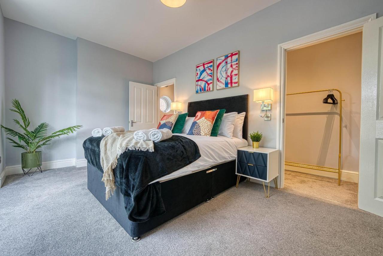 Spacious Nottingham Abode - Sleeps 16 ภายนอก รูปภาพ