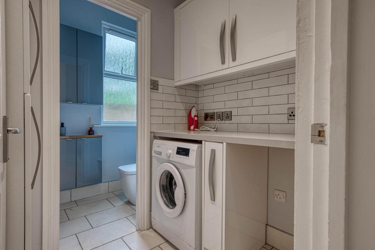 Spacious Nottingham Abode - Sleeps 16 ภายนอก รูปภาพ
