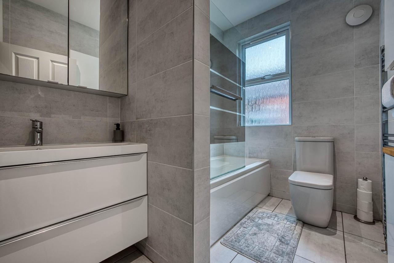 Spacious Nottingham Abode - Sleeps 16 ภายนอก รูปภาพ