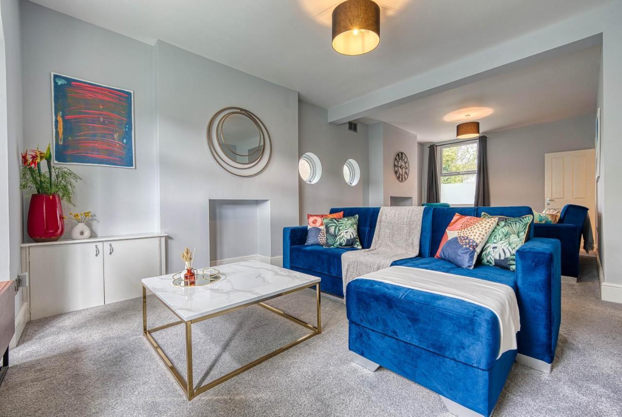 Spacious Nottingham Abode - Sleeps 16 ภายนอก รูปภาพ