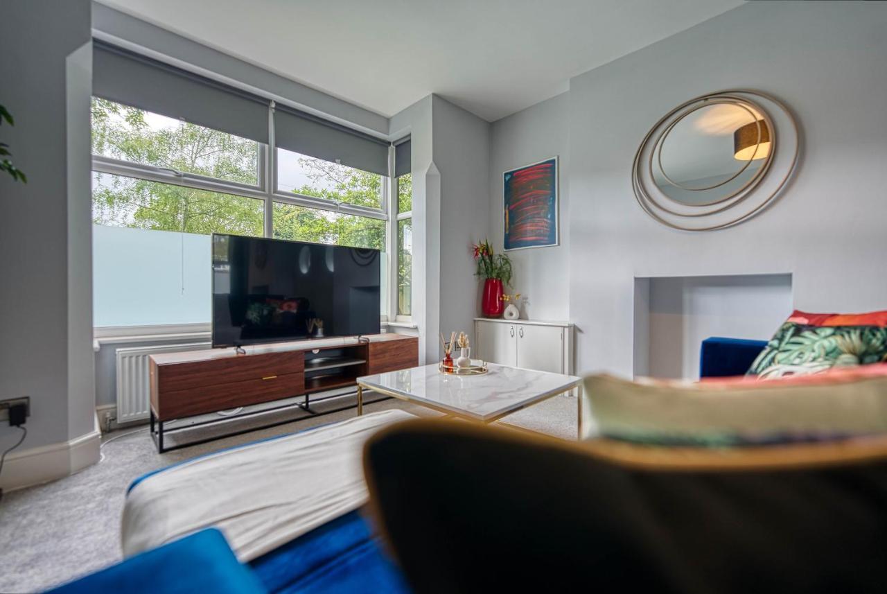 Spacious Nottingham Abode - Sleeps 16 ภายนอก รูปภาพ