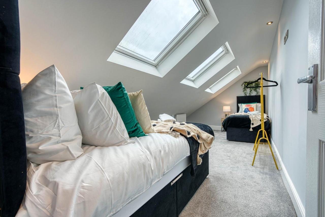 Spacious Nottingham Abode - Sleeps 16 ภายนอก รูปภาพ