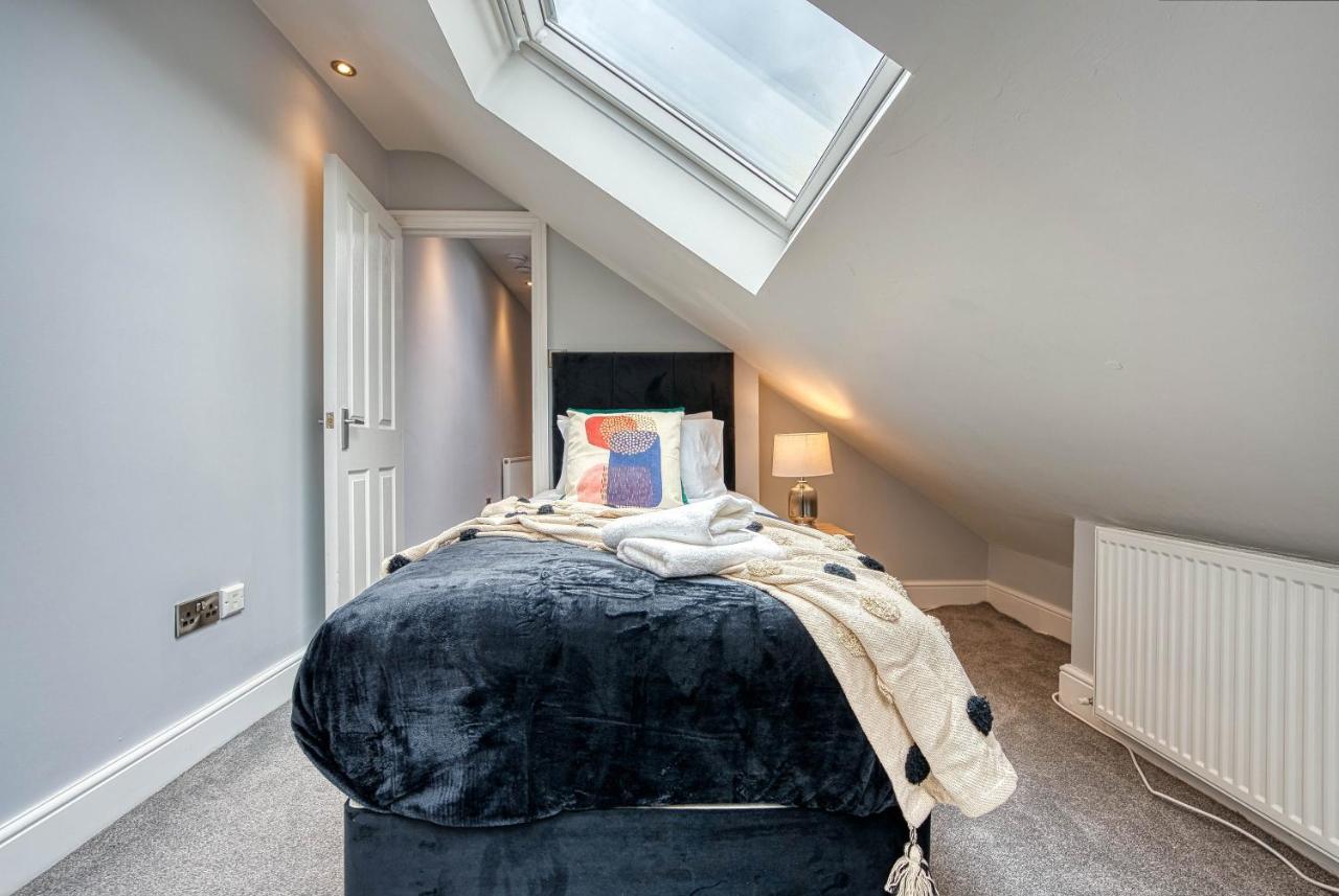 Spacious Nottingham Abode - Sleeps 16 ภายนอก รูปภาพ