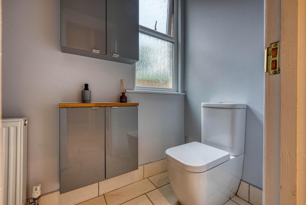 Spacious Nottingham Abode - Sleeps 16 ภายนอก รูปภาพ