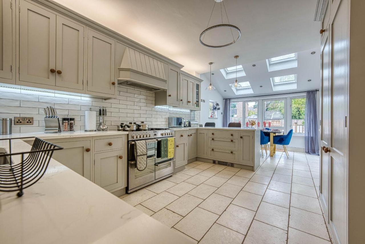 Spacious Nottingham Abode - Sleeps 16 ภายนอก รูปภาพ