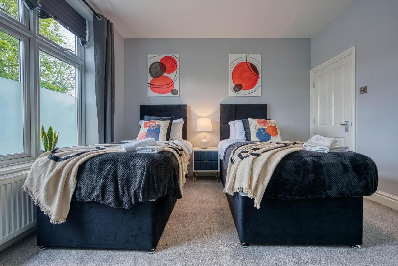 Spacious Nottingham Abode - Sleeps 16 ภายนอก รูปภาพ